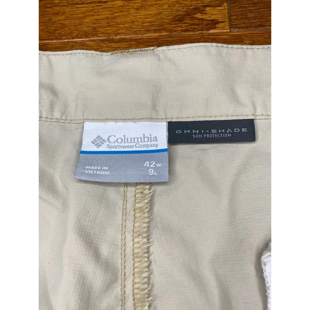 Columbia Omni-Shade‎ Sun Protection Light Tan Cargo Shorts Size 42